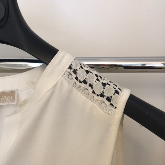 No sleeves blouse - Picture 3 of 4